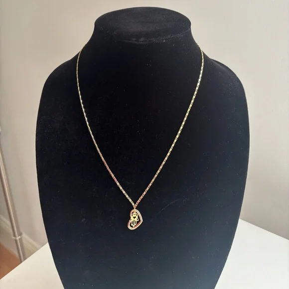 Gold Pendant Necklace with Elegant Heart Motif - Women Jewelry - Picture 4 of 8